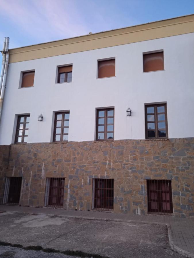 Apartamentos Refugio Del Viajero Parauta Εξωτερικό φωτογραφία